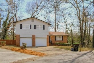 Building Photo - 404 Laurie Ln