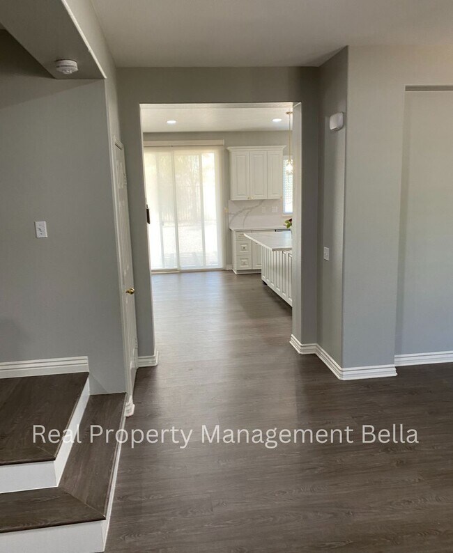 Building Photo - 25249 Silverwood Ln