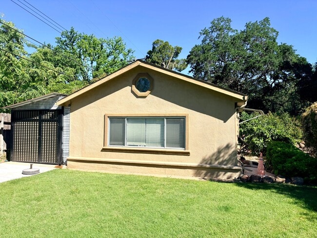 Building Photo - 5003 Whitney Ave