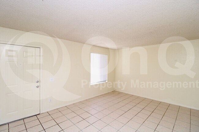 Building Photo - 4050 E St Anne Ave