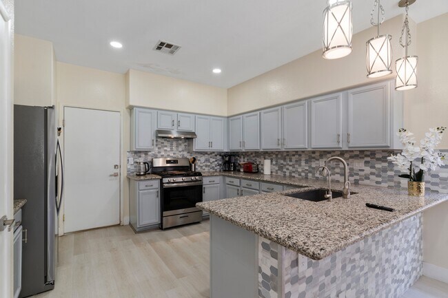 Building Photo - 8867 W Oquendo Rd