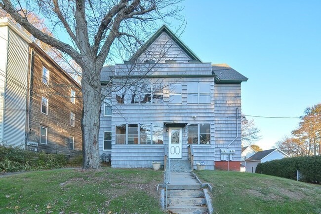 Building Photo - 142 Washington St