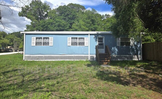 Foto del edificio - 8628 Adonis Rd