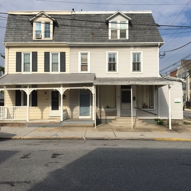 Primary Photo - 1060 N Duke St