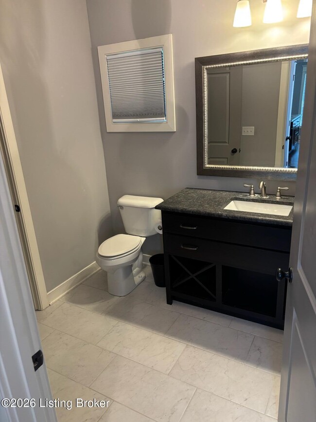 Building Photo - 8 E Maidens Alley