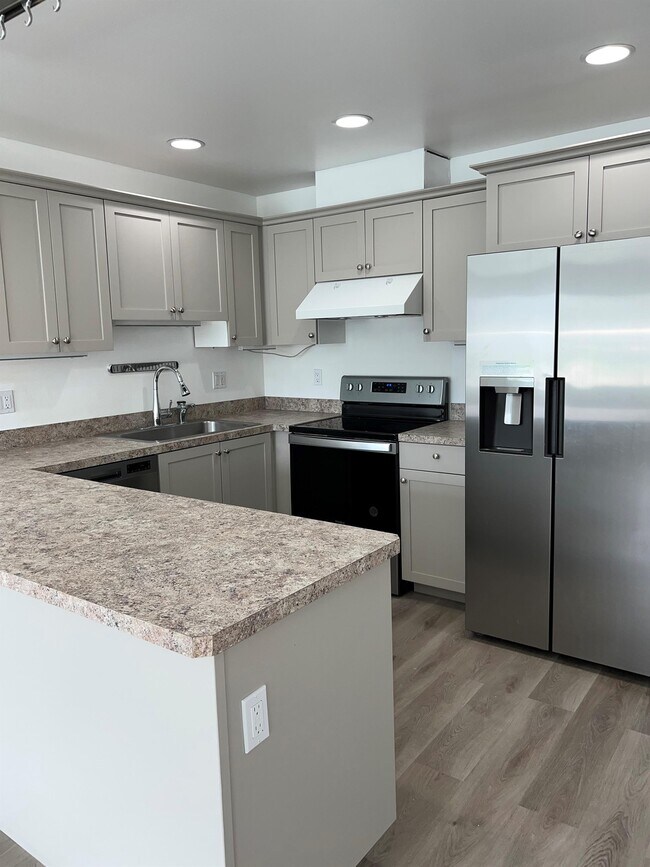 Building Photo - 208 Noble St