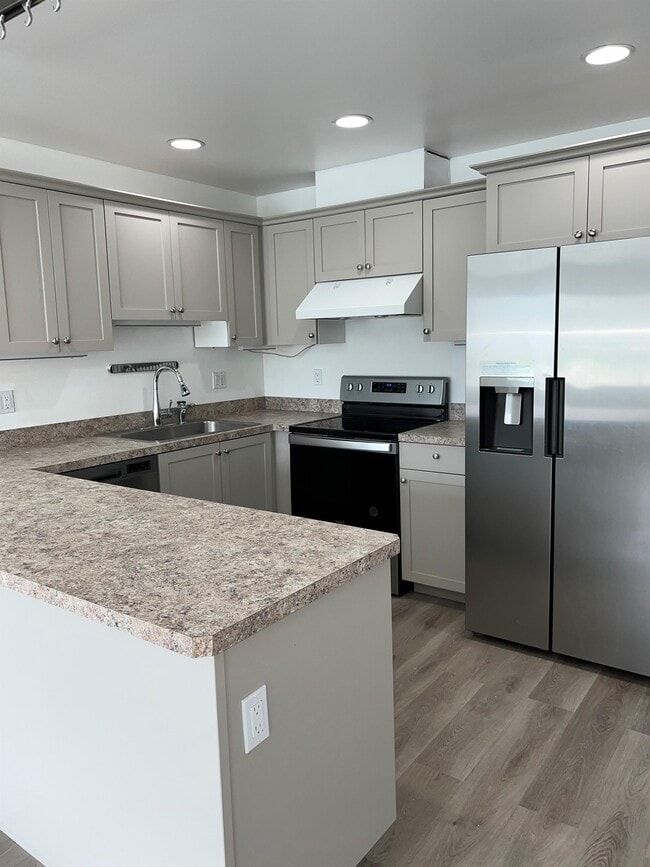 Building Photo - 210 Noble St