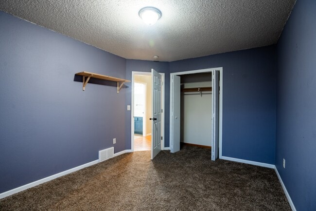 Building Photo - 5961 Springfield Rd