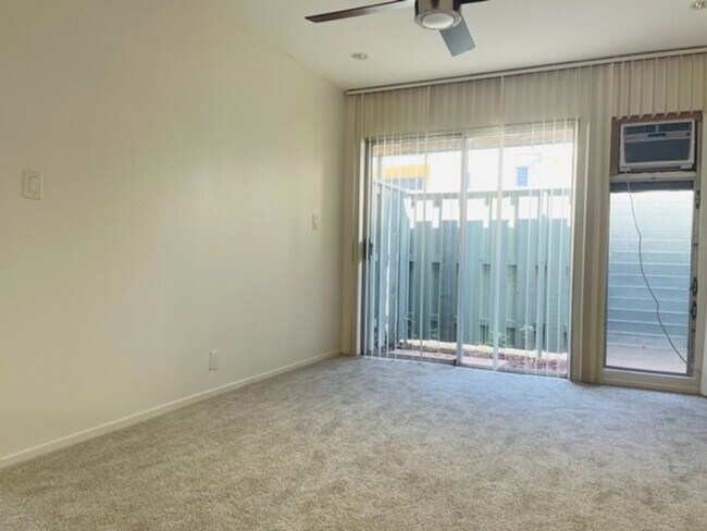Building Photo - 2 Bedroom, 1 Bathroom, 2 Parking (Penakii)