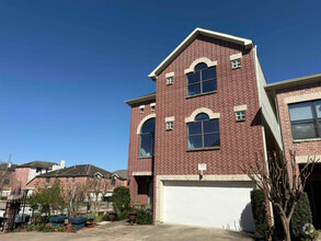 Building Photo - 9801 Riddlelink Ln