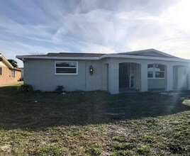 Building Photo - 7224 Potomac Dr