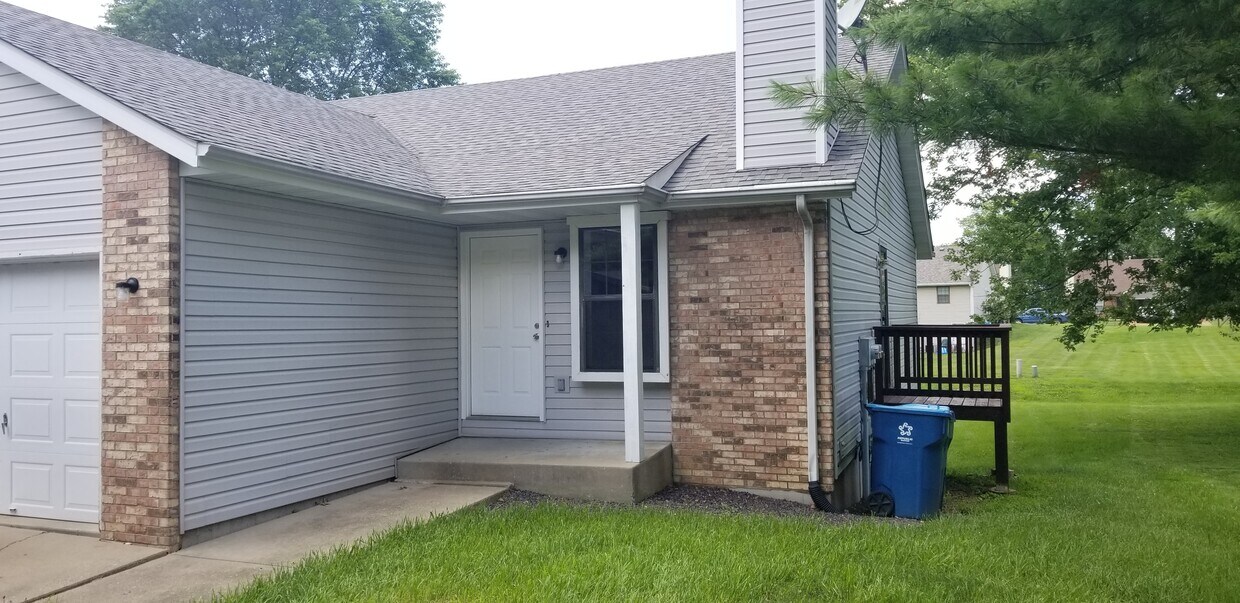 17 Cougar Dr, Glen Carbon, IL 62034 Condo for Rent in Glen Carbon, IL