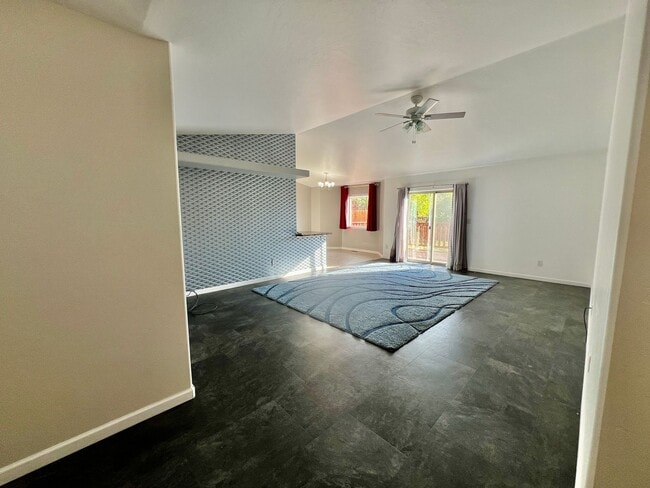Foto del edificio - For Rent – 3 Bedroom Home in Silt