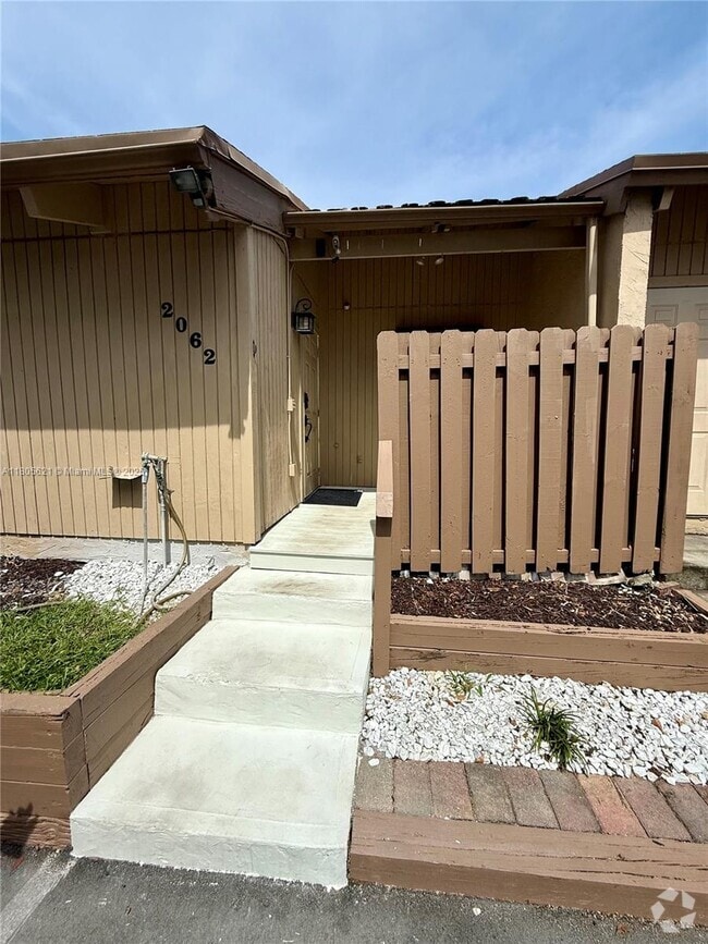 Building Photo - 2062 SW 82nd Ave