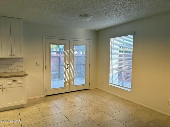 Foto del edificio - 13244 N 3rd St