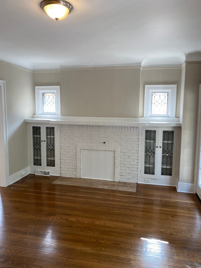 Living Room - 1020 Beaconsfield Ave