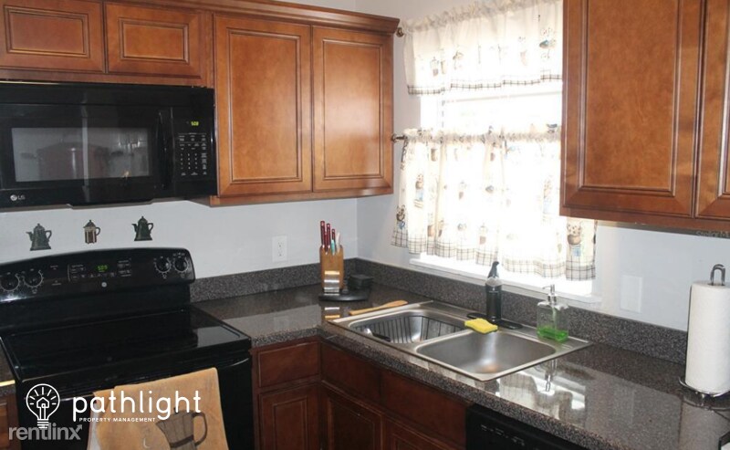 Building Photo - 2 br, 1 bath House - 3215 Timberline Road ...