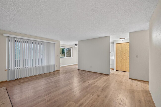 Foto del edificio - 12600 SE Freeman Way