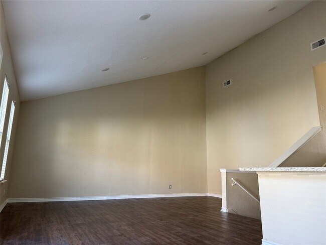 Foto del edificio - 3700 83rd St