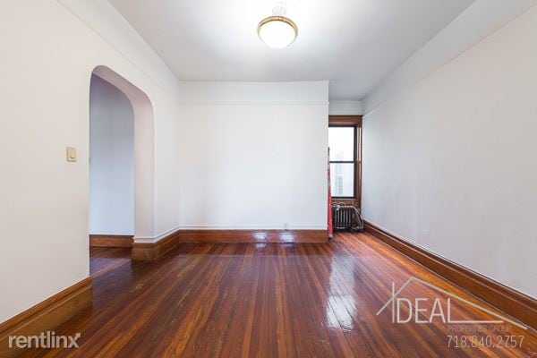 Building Photo - 473 3rd St