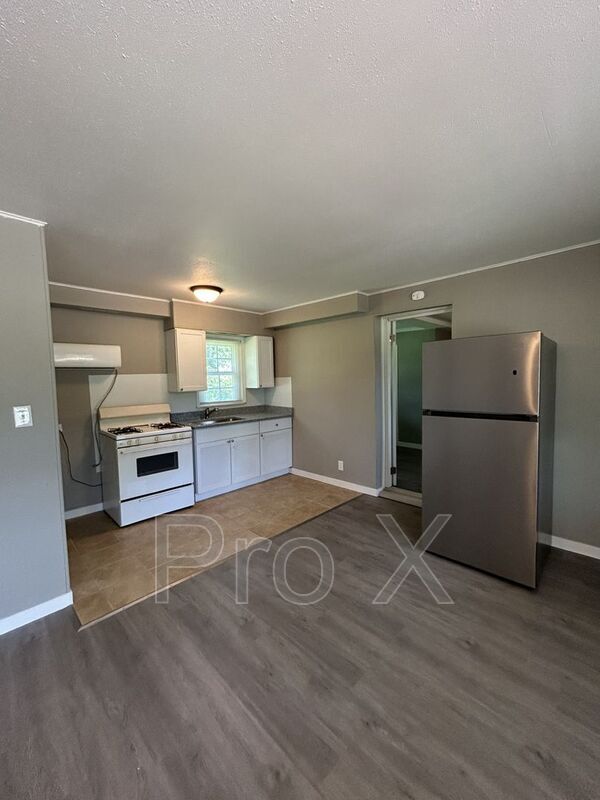 Foto del edificio - 2379 Locust Rd
