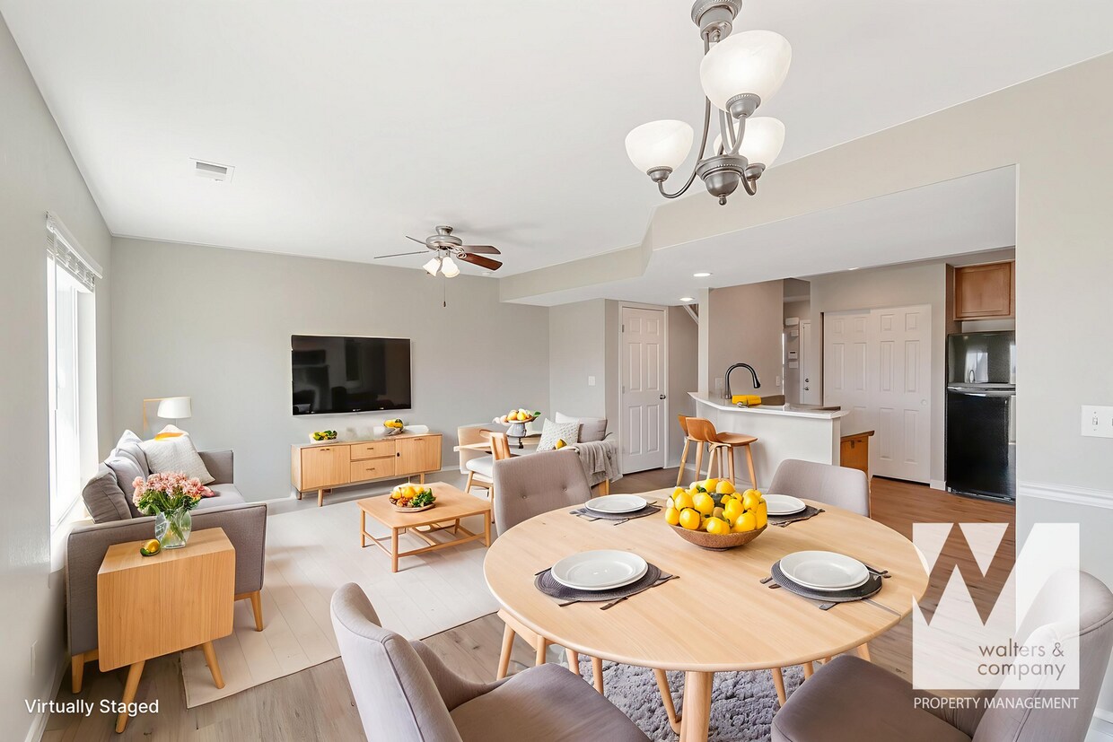 Foto principal - Charming 3 Bedroom 3 Bath Townhouse in Gre...