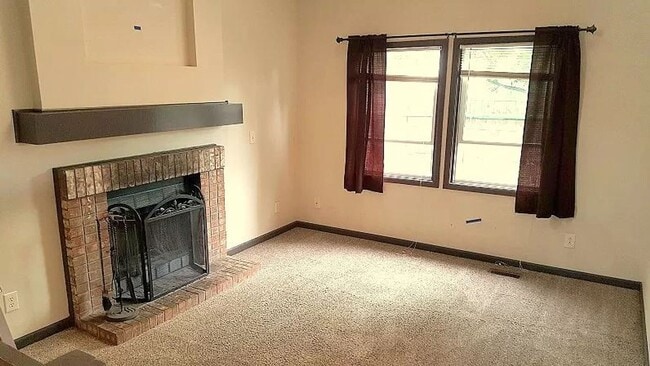 Building Photo - Spacious 3 Bed, 2 Bath House in Loveland!