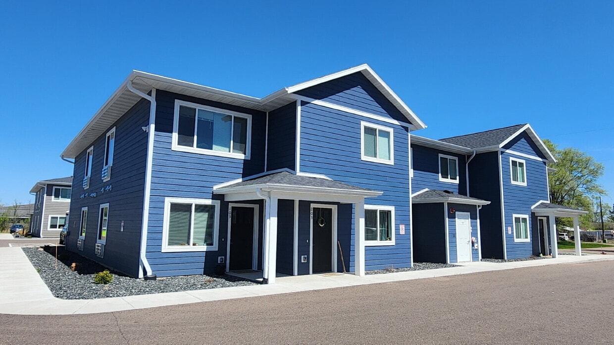 Primary Photo - Modern 2 Bedroom, 2 Full Bathroom with Gar...