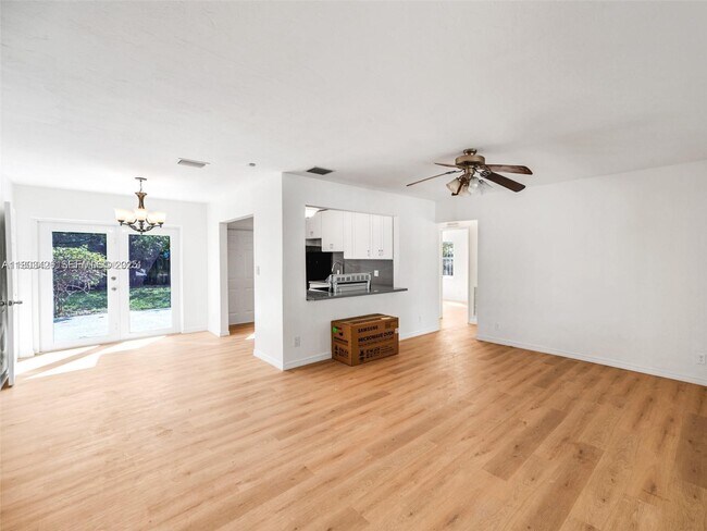 Foto del edificio - 1240 NW 7th Ave