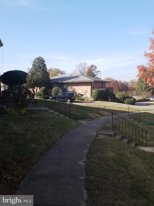 Building Photo - 9575 Hagel Cir
