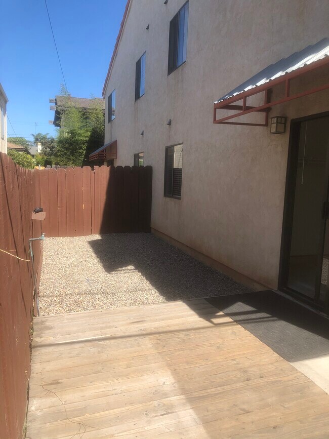 Foto del edificio - 4128 Jewell St