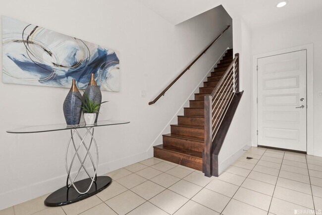 Building Photo - Exquisite 4-Bedroom, 3.5-Bathroom Townhous...