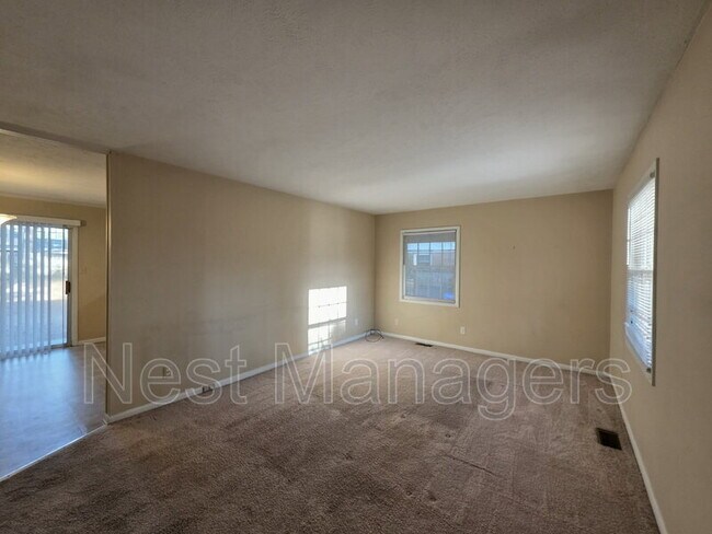 Foto del edificio - 627 Rock Spring Rd