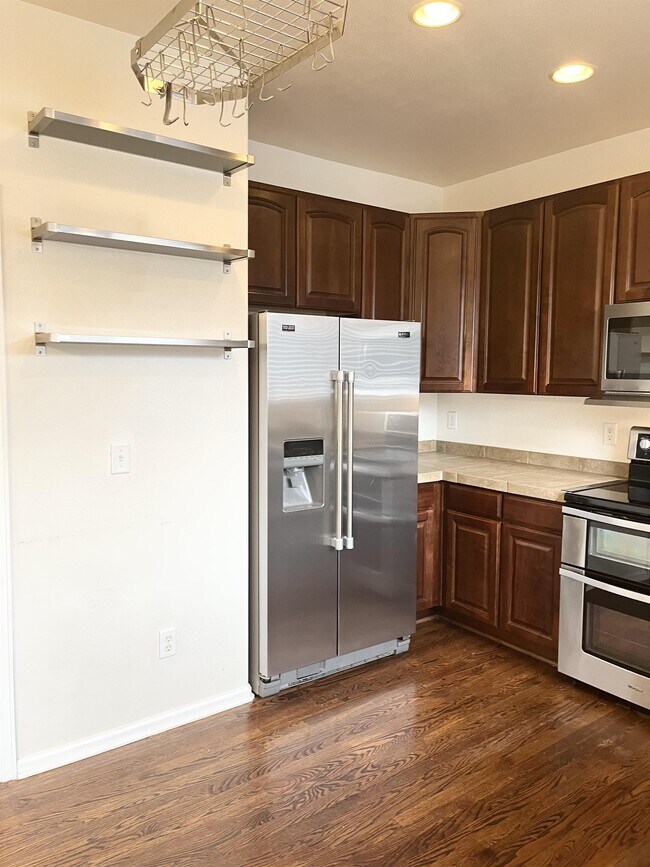 Foto del edificio - 1327 Graham Cir