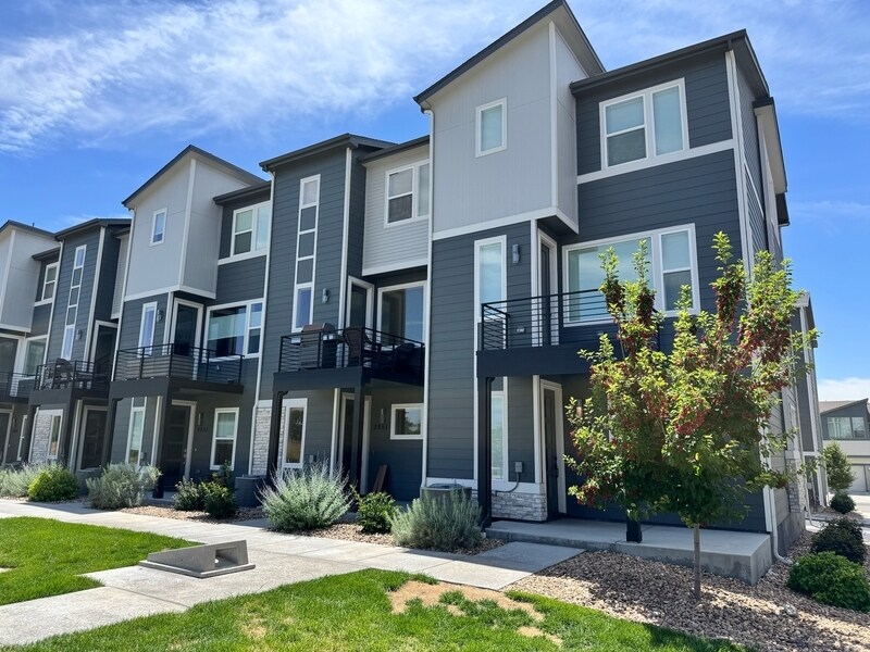 Primary Photo - 2865 W 69th Ave