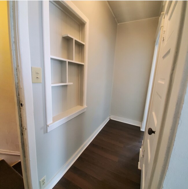 Foto del edificio - 1105 E 5th St