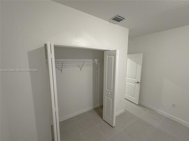Foto del edificio - 14804 SW 162nd St