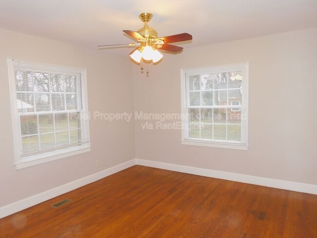 Building Photo - 1232 Pamlico Dr