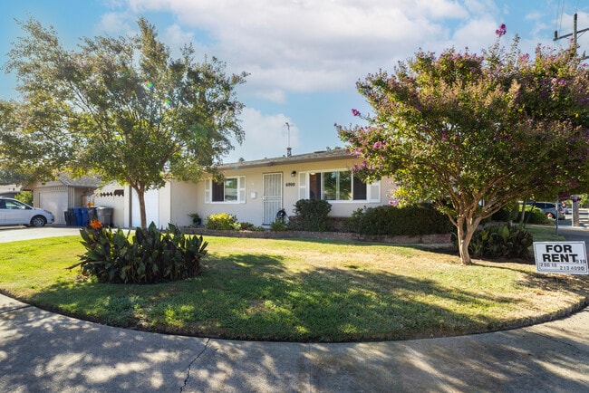 Building Photo - 6900 McQuillan Cir