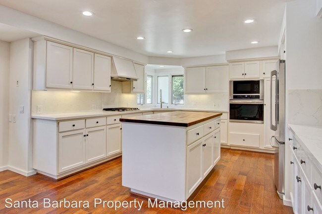 Building Photo - 5 br, 4.5 bath House - 166 Toro Canyon Rd