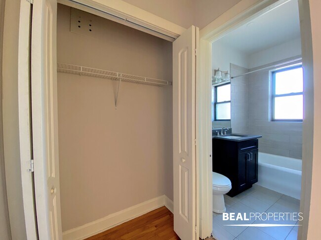 Foto del edificio - 2321 N Rockwell St