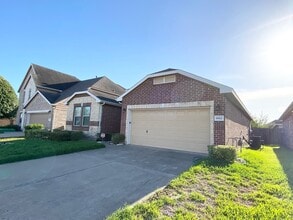 Building Photo - 8922 Cedar Mound Ln