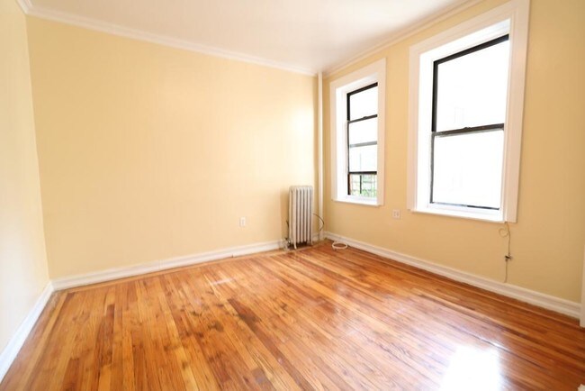 Building Photo - 90 Ellwood St