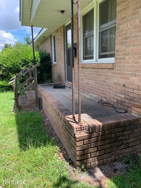 Building Photo - 3 br, 1 bath House - 533 South Locust Avenue