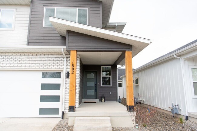 Foto del edificio - 1802 Drake Ln