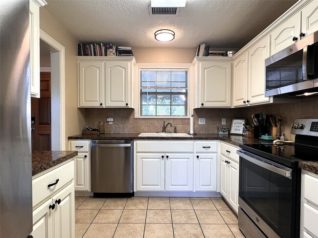 Foto del edificio - 2401 Will St