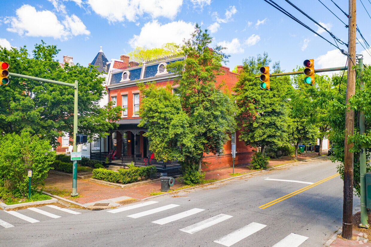 Building Photo - 1100 Floyd Ave
