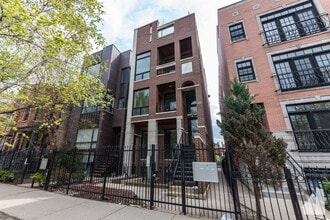Building Photo - 1133 W Addison St