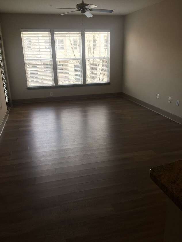 Foto del edificio - 80 W Grant St