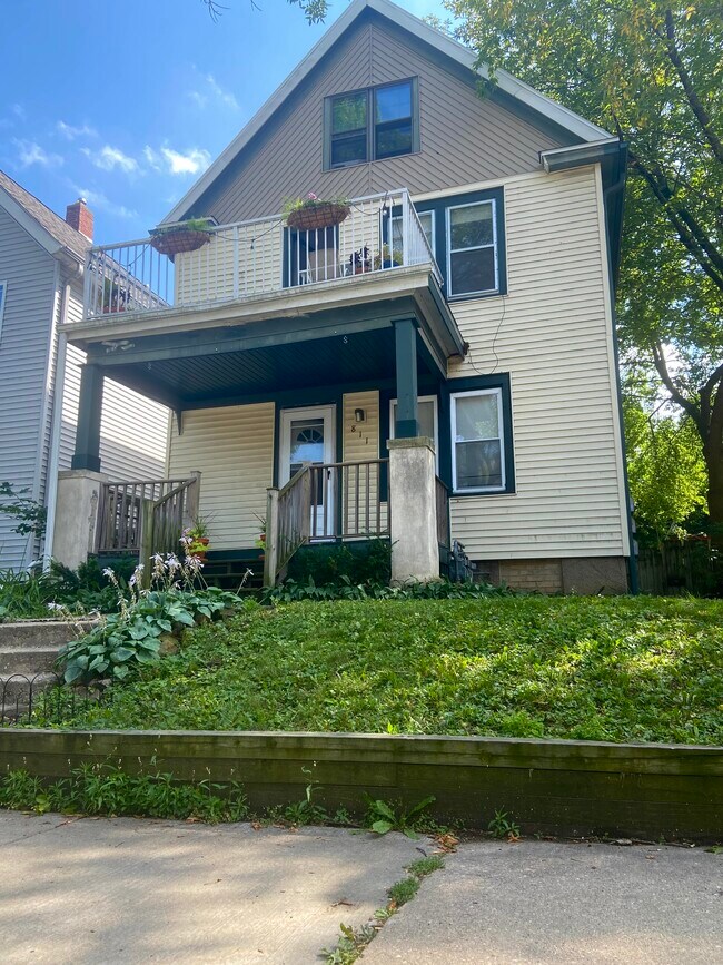 Single Family Houses For Rent Under $700 In Milwaukee Wisconsin 811 E Hadley St, Milwaukee, WI 53212 - House Rental in Milwaukee, WI